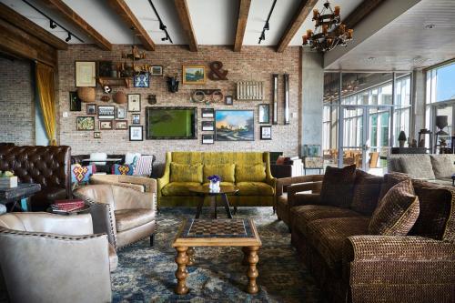 College Station Hotel | The Stella Hotel, Autograph Collection