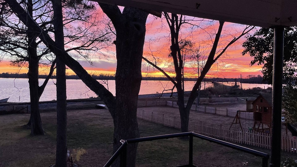 Washington House | The Sterling House On the river and close to downtown