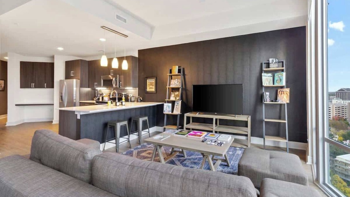 West End Apartment | The Stevie Ray Vaughan Flat ATX