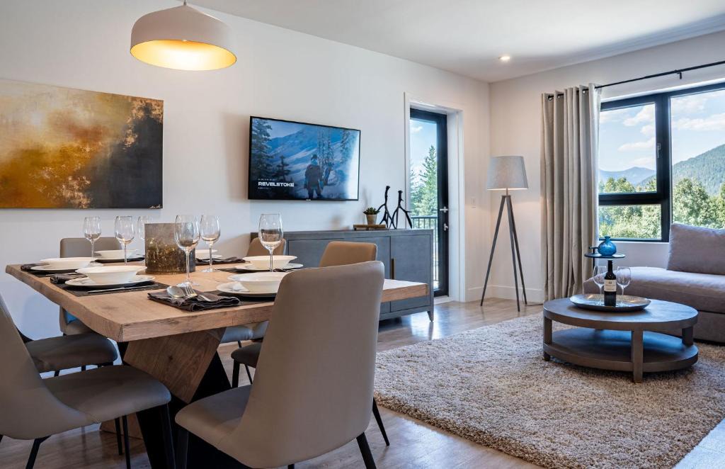 Revelstoke House | The Stoke Stopover - Revelstoke Condo with Hot Tub