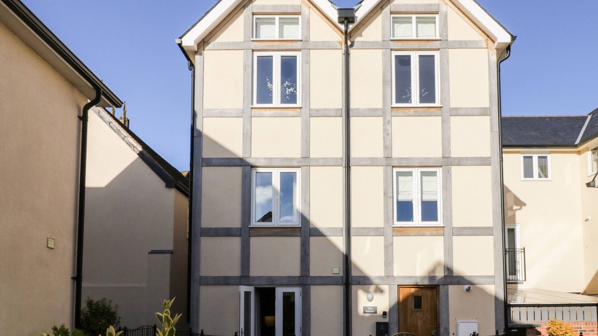 Ludlow House | THE STOKESAY, pet friendly, with a garden in Ludlow