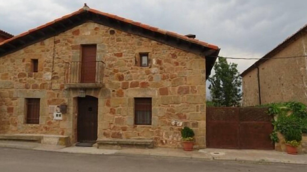Hontoria del Pinar Cottage | The Stone House of the Village for 10 people