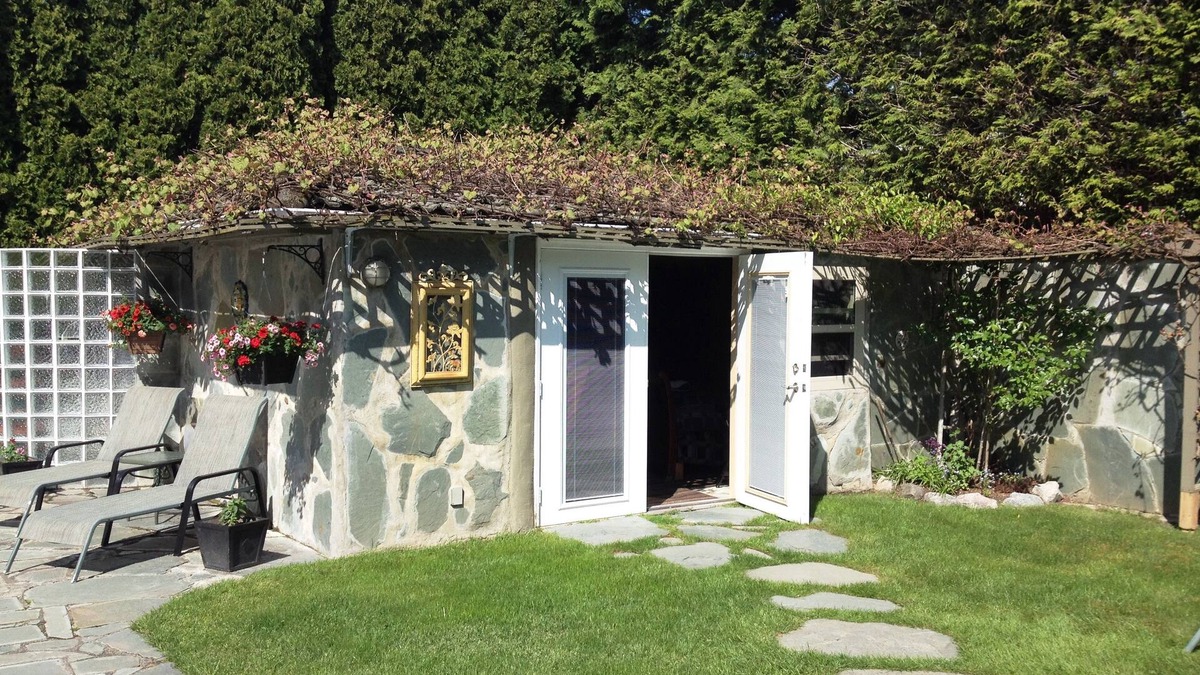 Richmond Bed & Breakfast | The Stone Hedge B&B