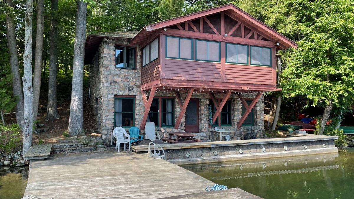 Star Lake Cottage | The Stone House: A Quiet, Sweet, Lakefront Respite
