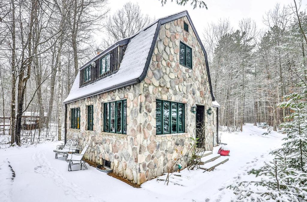 Lac du Flambeau House | The Stone House- Minocqua