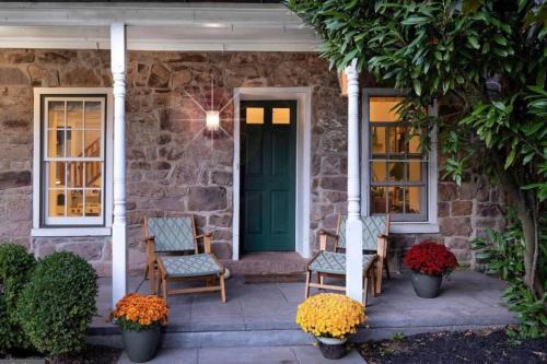 Stockton House | The Stone House on Main Street