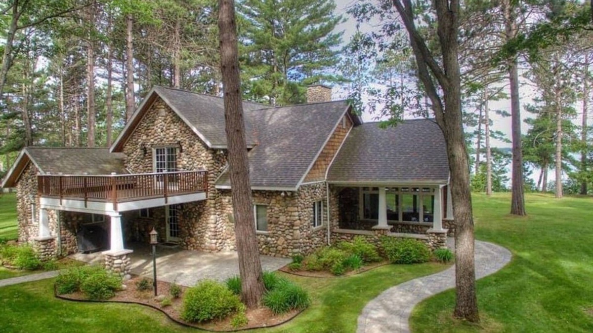 Lewiston House | The Stone House Summa