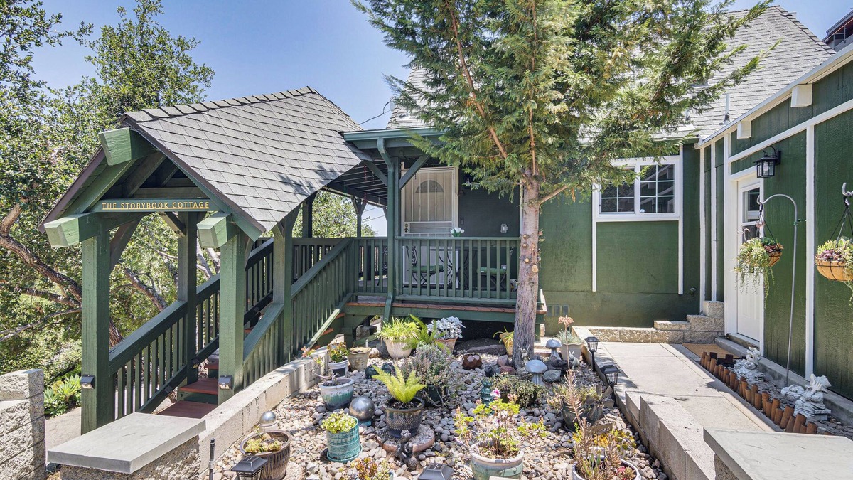 Thousand Oaks House | The Storybook Cottage: Every Stay Tells a Story!