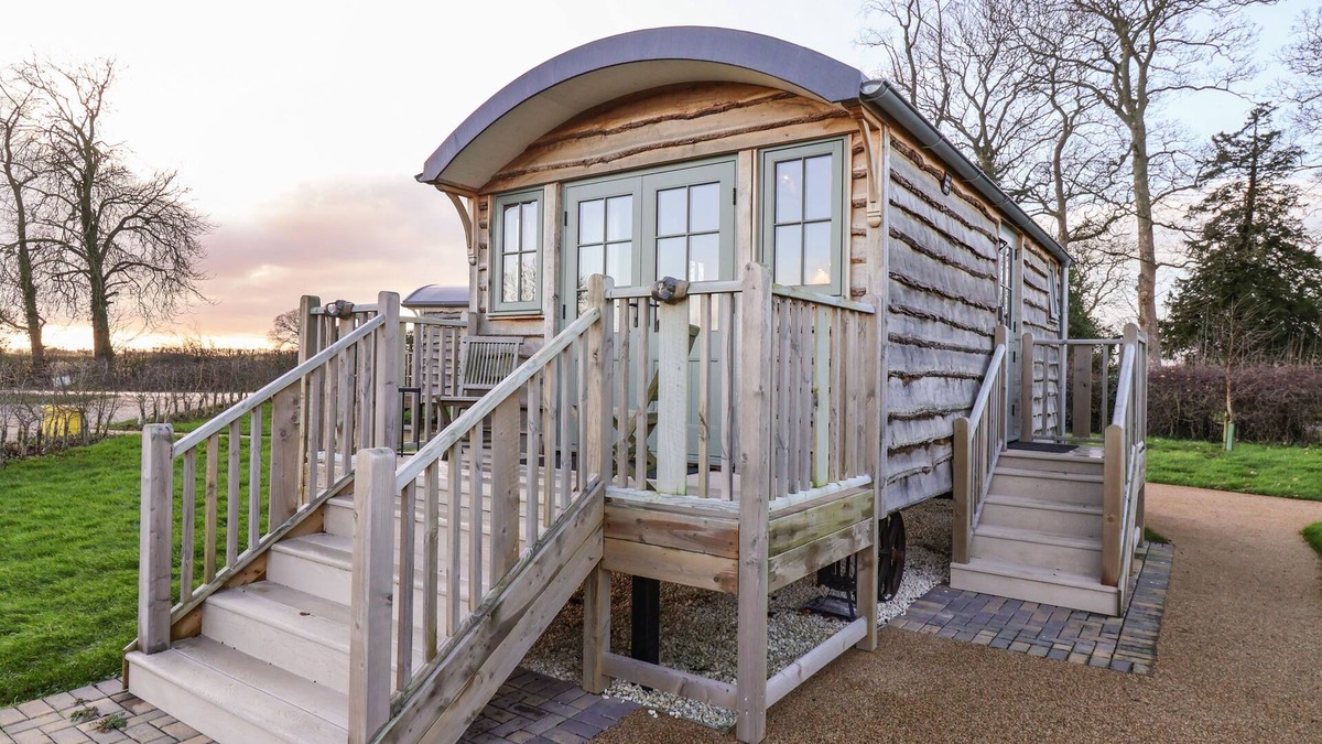 Ryther Cottage | THE STORYTELLER, romantic, with a garden in Tadcaster