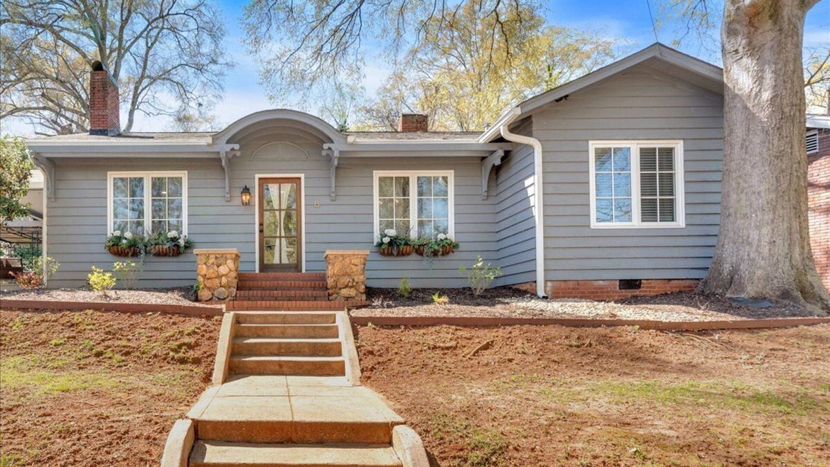 Rome House | The Strager Stay - Blocks from Film Site