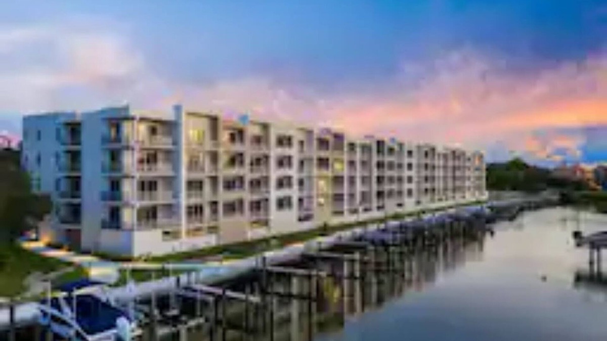 North Trail Condo | The Strand, Luxury Condo, Breathtaking Water Views