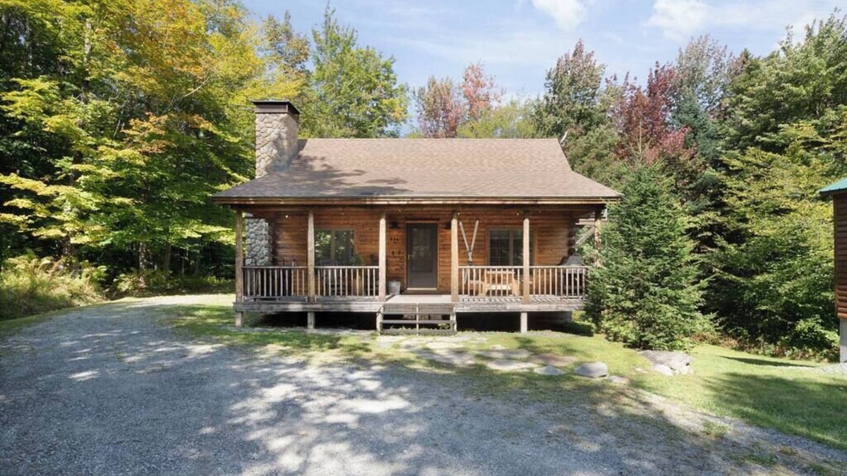 Stratton Cabin | The Stratton Cabin | Close to Stratton & Mt Snow!