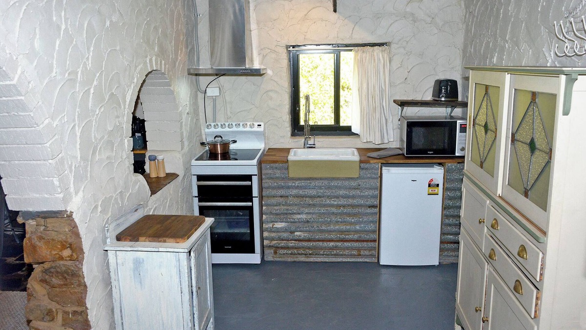 Kersbrook Apartment | The Studio at Meadowbrook: close to the Barossa and Adelaide Hills wine regions.