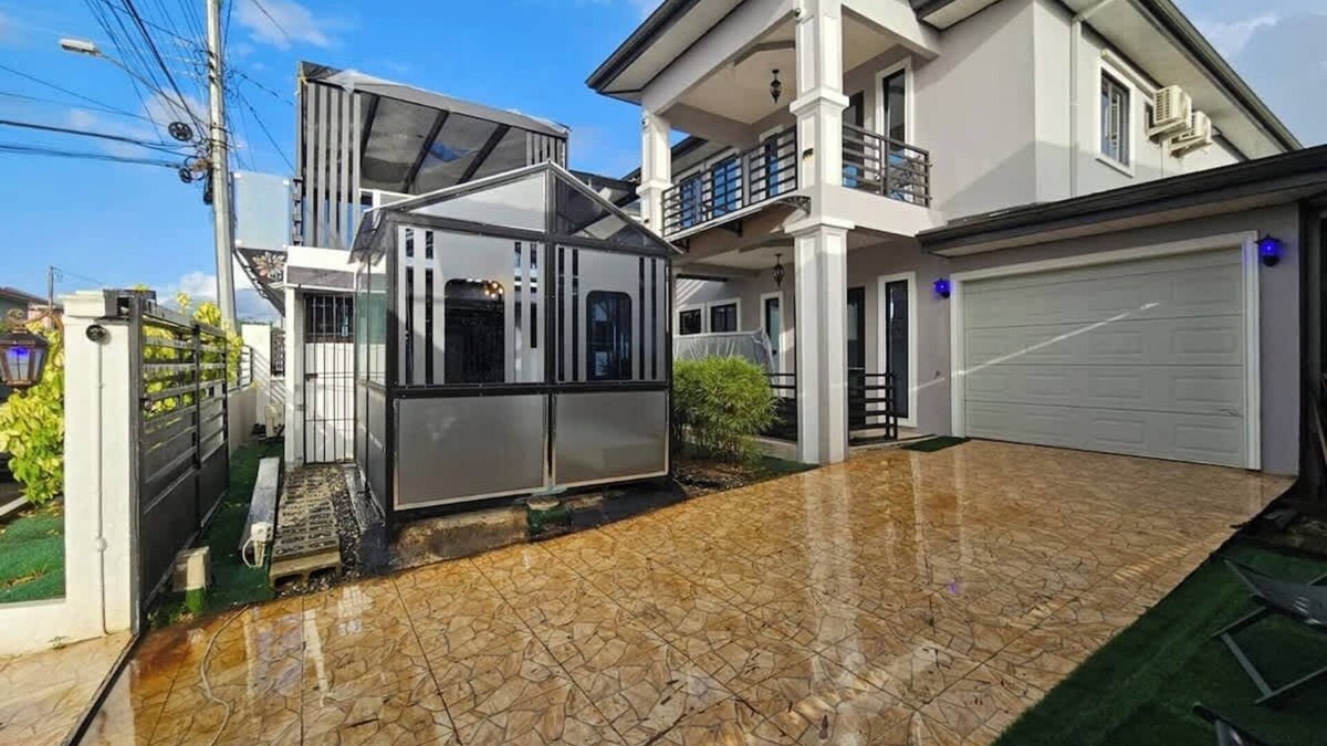 Claxton Bay Apartment | The Studio of Praise
