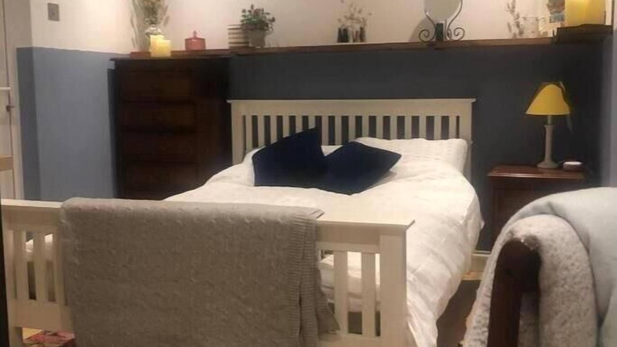 Runnymede Apartment | The Studio on The Green; Tranquil getaway near Windsor Great Park. Pet friendly!