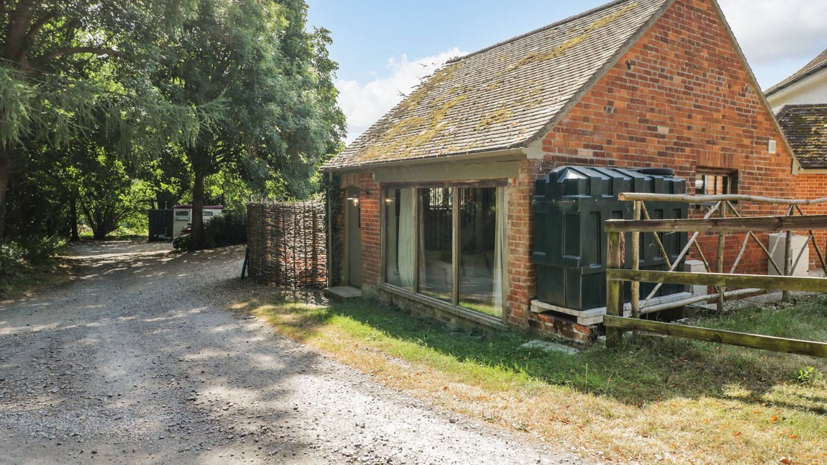 Hungerford Cottage | THE STUDIO, pet friendly, character holiday cottage in Hungerford