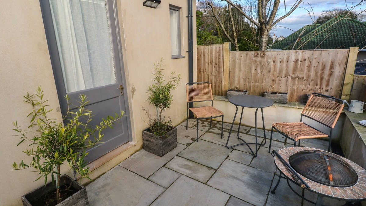 Penally Cottage | THE STUDIO, pet friendly, character holiday cottage in Tenby