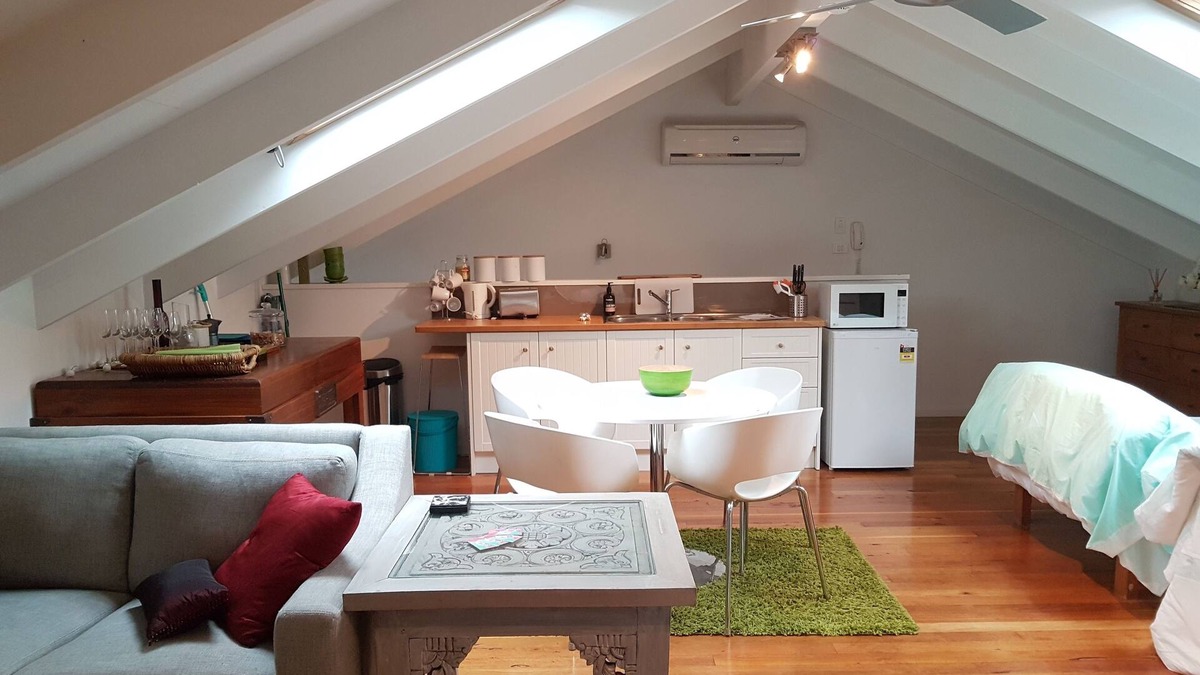 Meroo Meadow Apartment | The Studio - stylish self contained space - perfect for families & girls w-ends