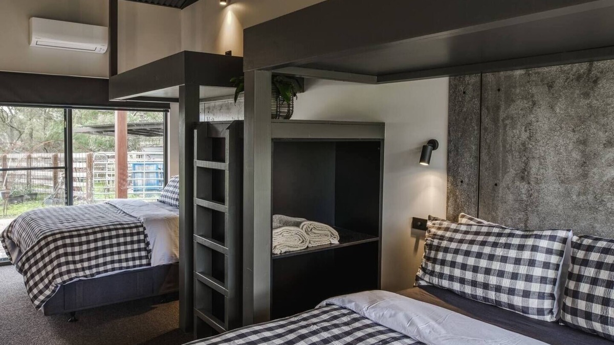 Seymour House | The Stunning "pavilion" at Riverlea