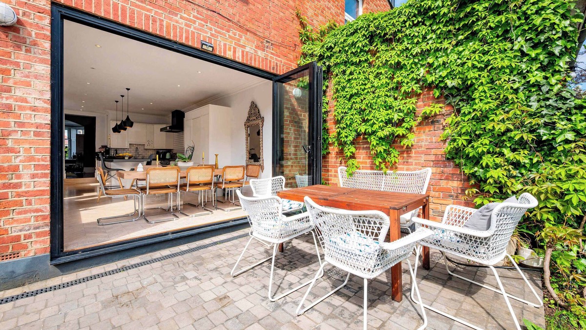 Mapesbury House | The Suburban Bliss Su
