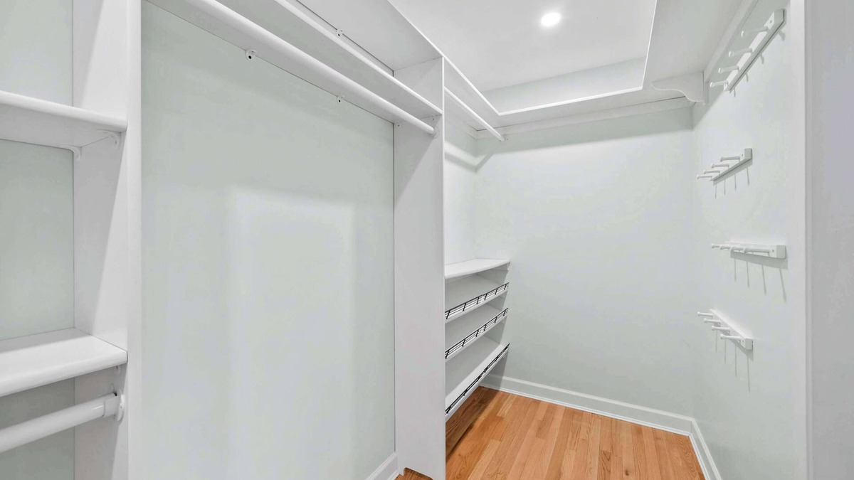 Columbus House | The Suburban Nest - For 6!