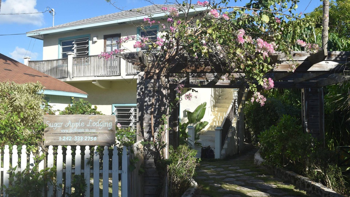 Dunmore Town Apartment | The Sugar Apple Lodging