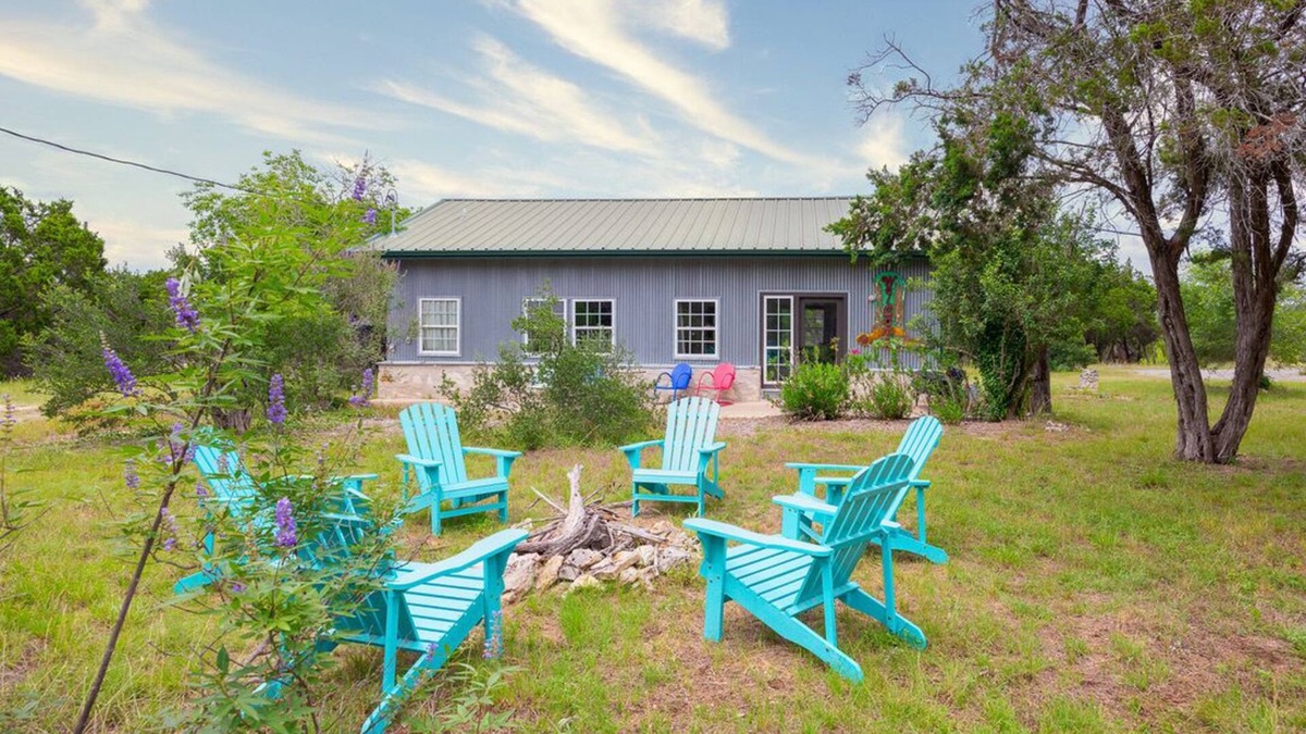 Dripping Springs Cabin | The Sugar Shack- country cabin with dark skies!