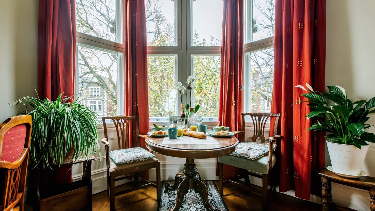 Pontcanna Apartment | The Suite, 82 Cathedral, Private Parking