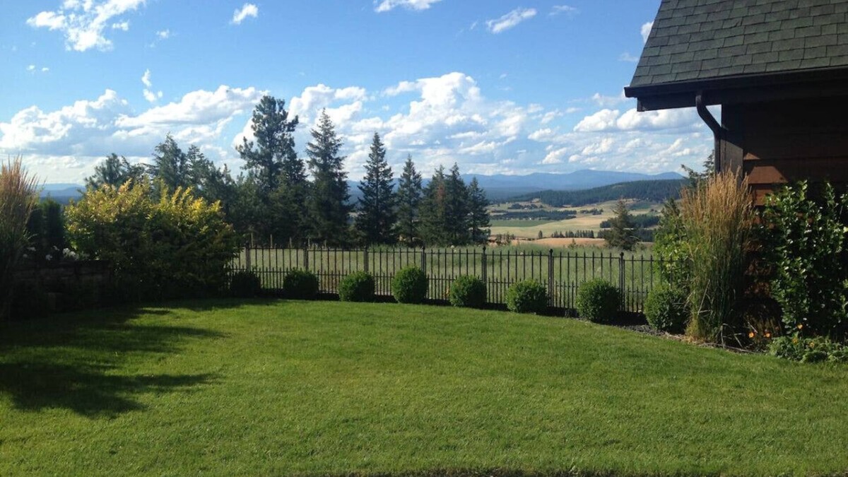 Colbert House | The Suite Getaway at Green Bluff