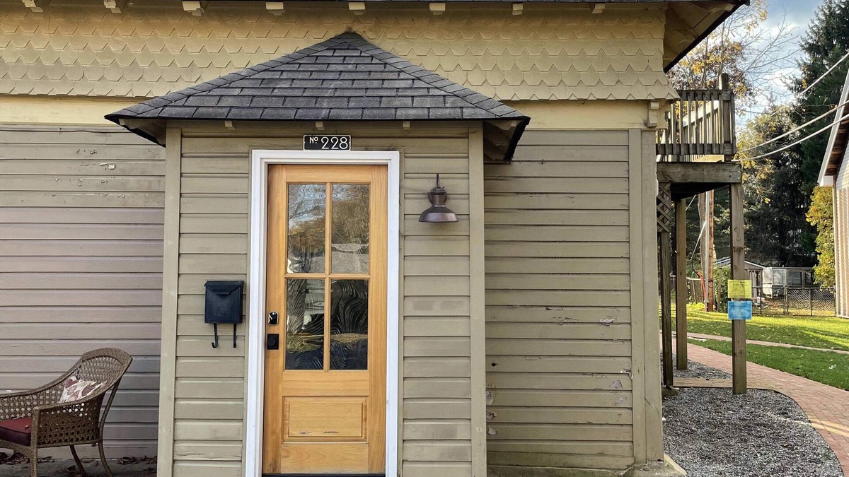 Kennett Square Apartment | The Suite in a carriage house in Kennett Square