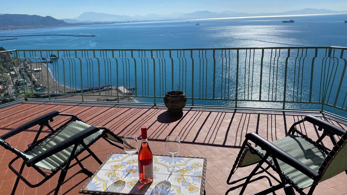 Raito Apartment | The suite in villa Rosanna in Vietri sul mare