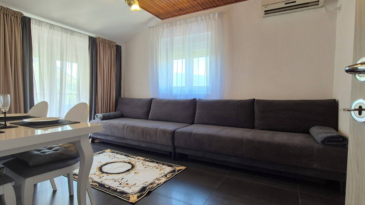 Igalo Apartment | The Summer Breeze. Free Parking, Air-condition, Free WiFi.