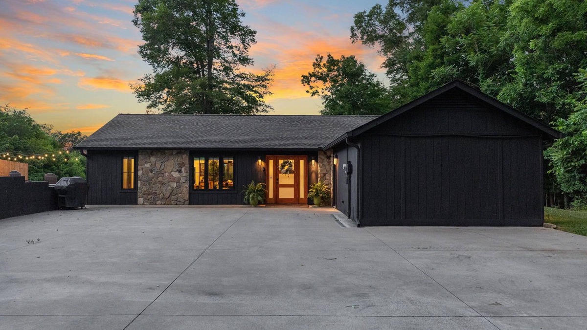 Kingsport House | The Summit at Peaceful Peak