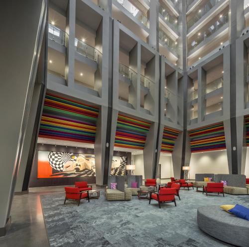 Roselawn Finance Hotel | The Summit Hotel