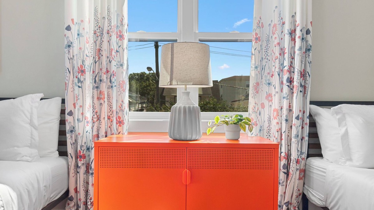 North Bergen Apartment | The Summit Suite W/Parking - 20 Mins to NYC + Walk to Shops