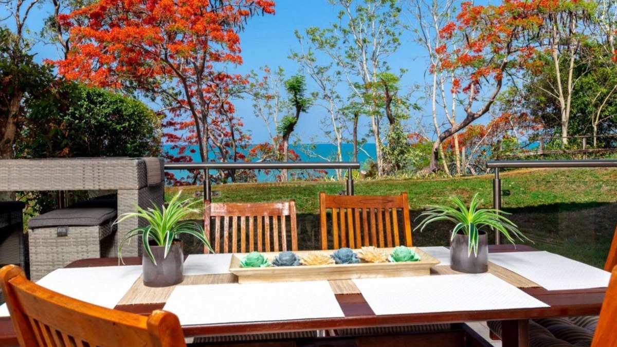Trinity Beach Apartment | THE SUMMIT@TRINITY BEACH- OCEAN VIEWS !