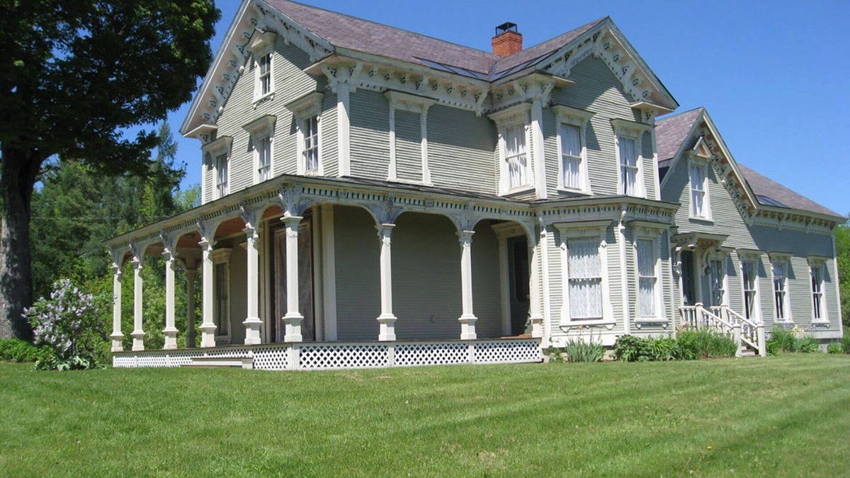Mount Holly House | The Sun is Gorgeous! Fun Local Events are Here!