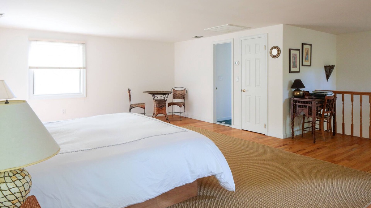 Bridgehampton House | The sun is out. Head East. Rent a beautiful house with pool and tennis for July