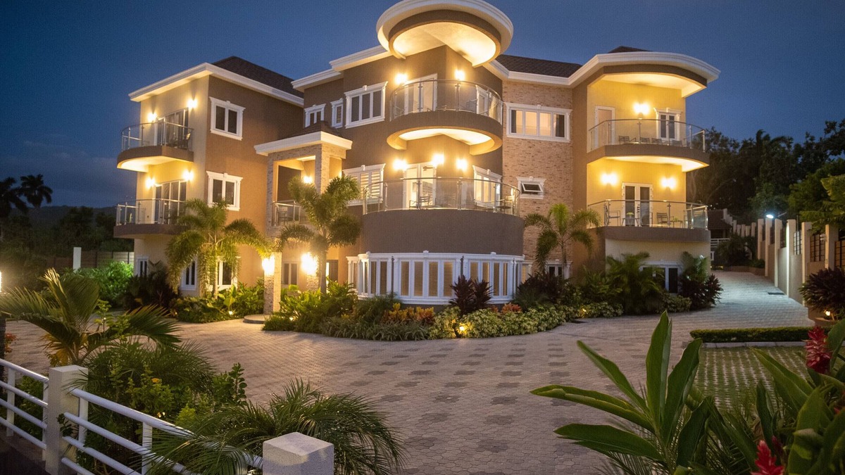 IronShore Estates Villa | The Sun Seeker Villa Ja 9 Bedrooms . Fully staffed with private chef & butler