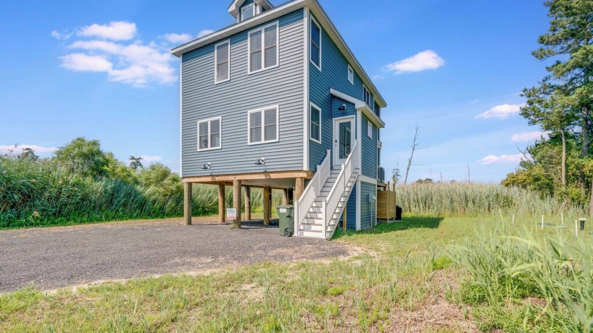 Deep Hole House | The Suncatcher - Great Island Location!