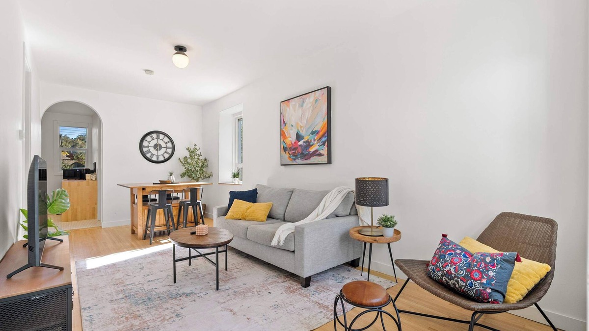 Sunnyside House | The Sunny 2 Suites 10 Pax Pet Friendly Stay!