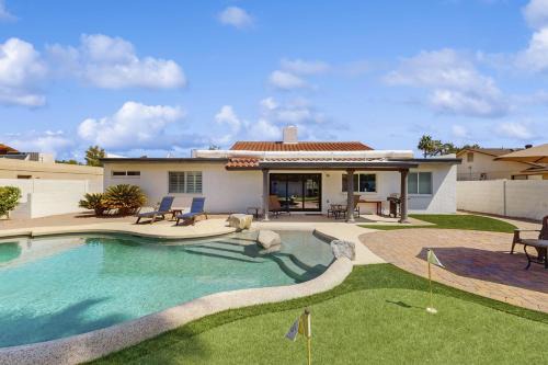 Paradise Valley Village House | The Sunny Saguaro