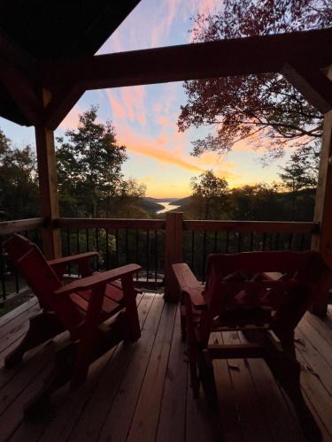 Lampe House | The Sunrise Cabin with Amazing Views