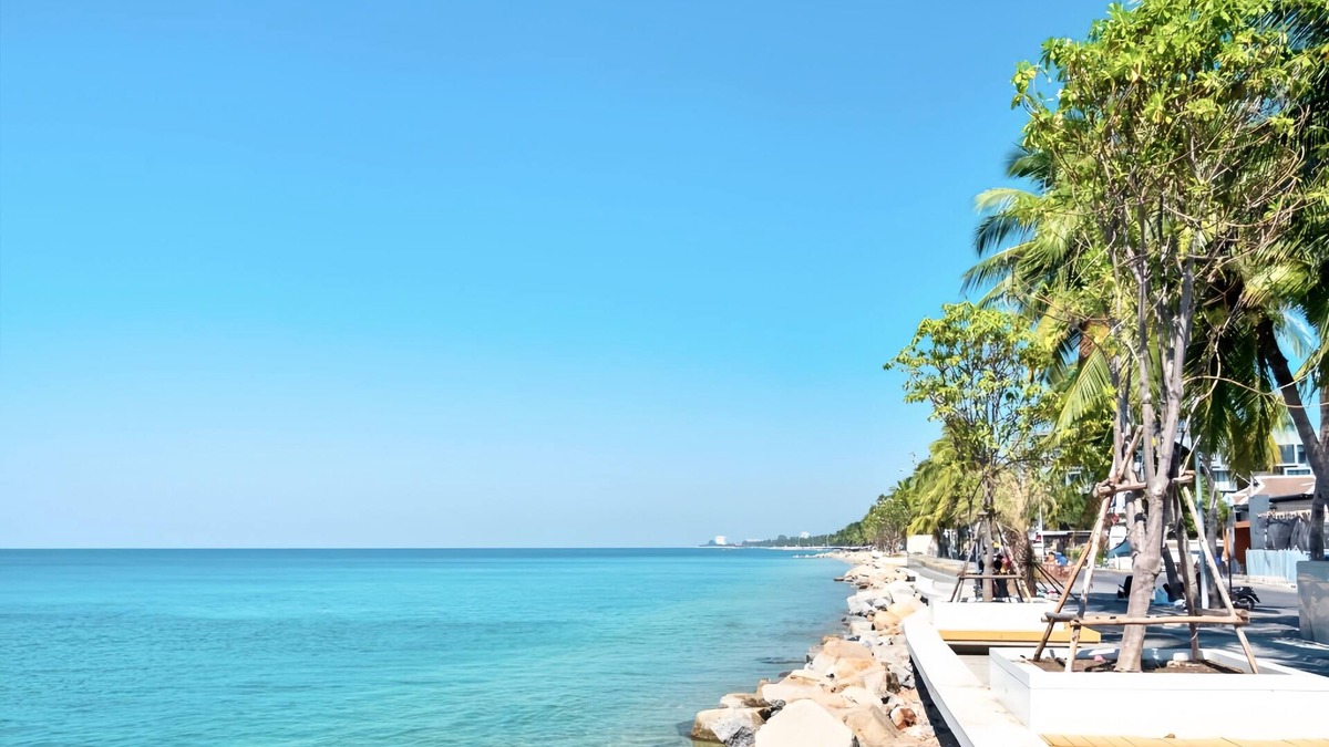 Saen Suk Hotel | The Sunset Bangsaen Seaview