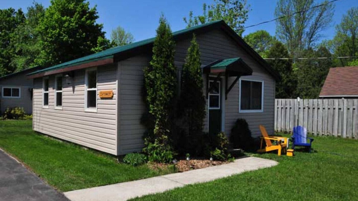 Port Elgin House | The Sunset Cottage Park Port Elgin - Cottage #2 - Centennery