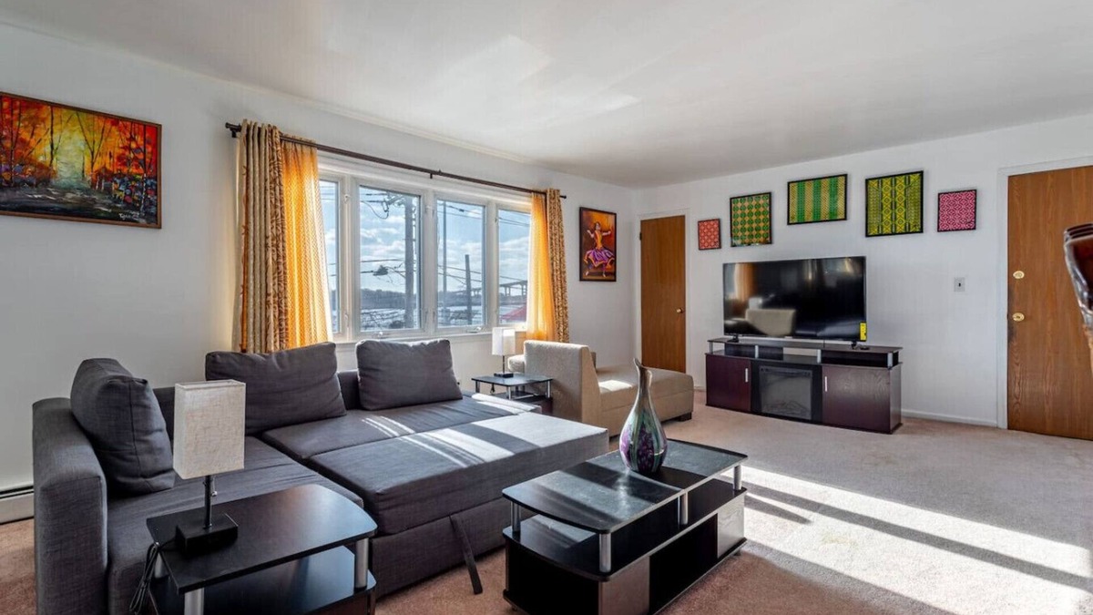 Constable Hook Apartment | The Sunset Suite! 3BR/2BA Near NYC and Airport!