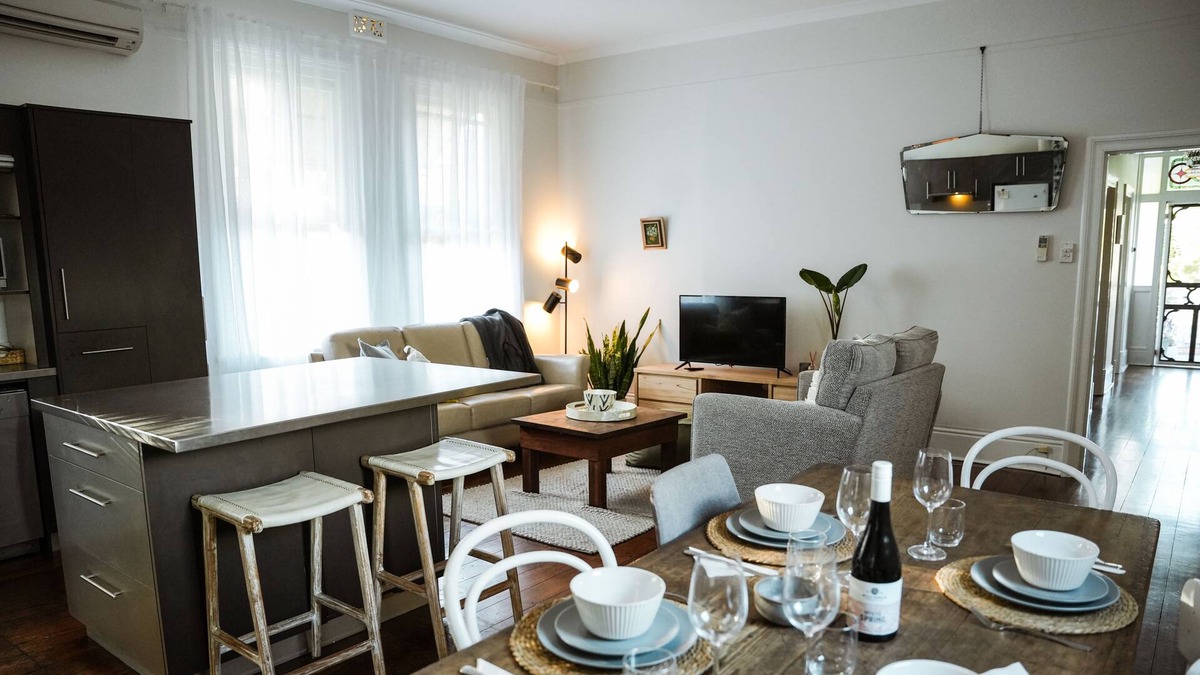 Bunbury House | The Sunshine House Bunbury - A home close to the town and beach.