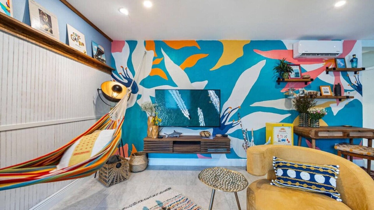 The Roads Apartment | The SurfSide Hideout - Charming/Cozy/Central