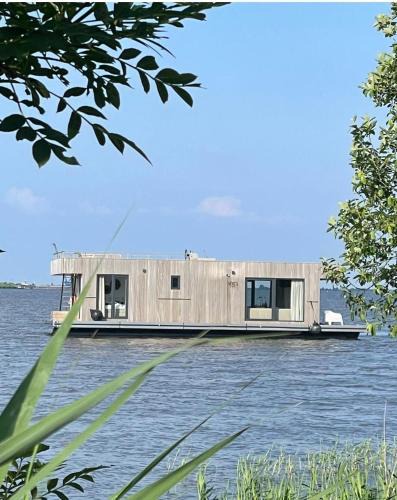 Dordrecht Boat Rental | The Sustainable Saek Sneekermeer