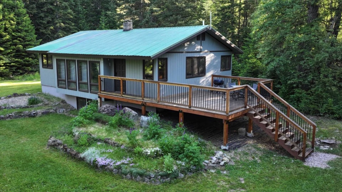 Swan Lake House | The Swan Lake Hideaway, a true Montana Experience!